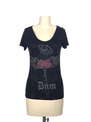 Diğer T-shirt %70 İndirimli.