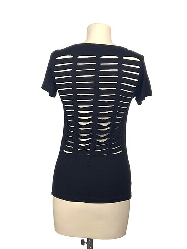 s Beden Diğer T-shirt %70 İndirimli.