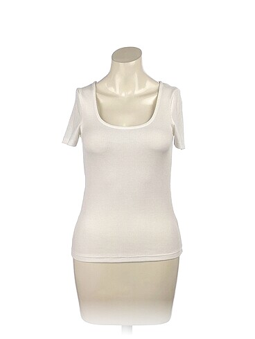 Mango T-shirt %70 İndirimli.