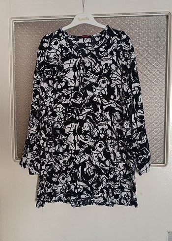 Uzun Kollu Siyah Beyaz Batik Desenli Tunik