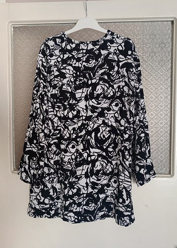 Diğer Uzun Kollu Siyah Beyaz Batik Desenli Tunik