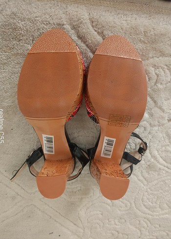 Derimod Kırmızı Desenli Platform Topuklu Sandalet - Görsel 6