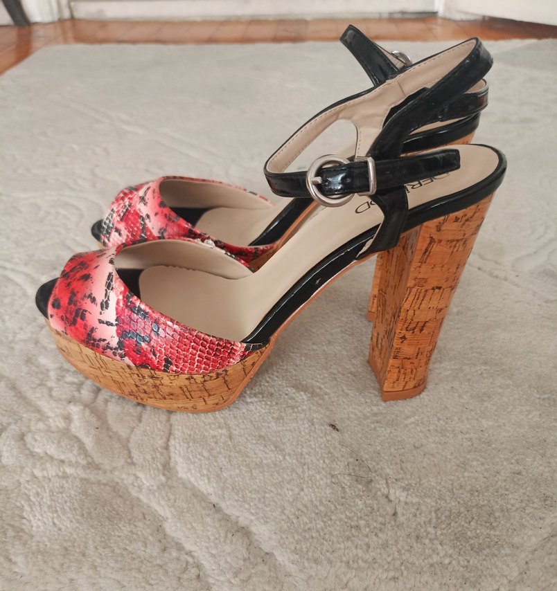 Derimod Kırmızı Desenli Platform Topuklu Sandalet - Görsel 5