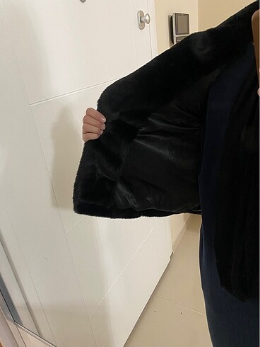 s Beden siyah Renk Pull and bear kürk ceket