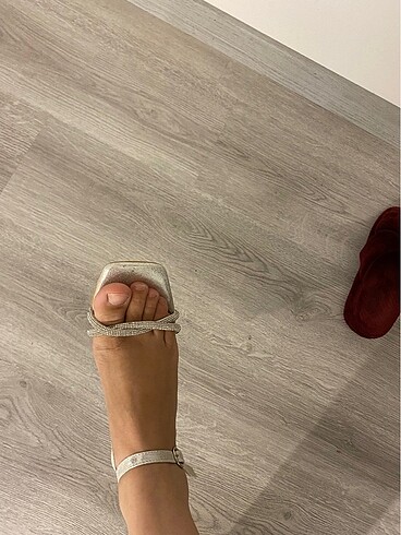 37 Beden gri Renk Topuklu ayakkabı taşlı