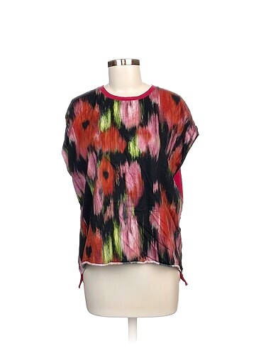 Network T-shirt %70 İndirimli.