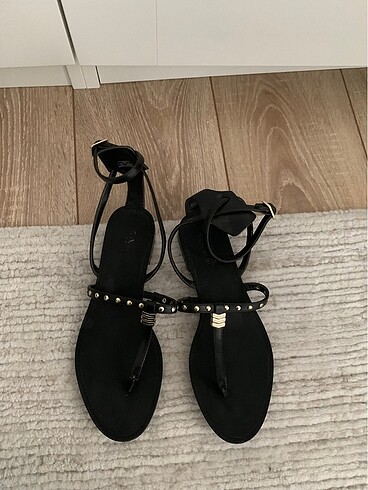 Zara Zara Zımbalı Siyah Sandalet