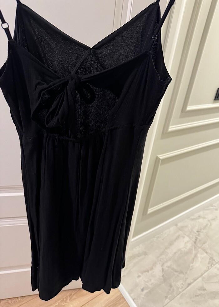 H&M Siyah Sirt Detayli Elbise - Görsel 3