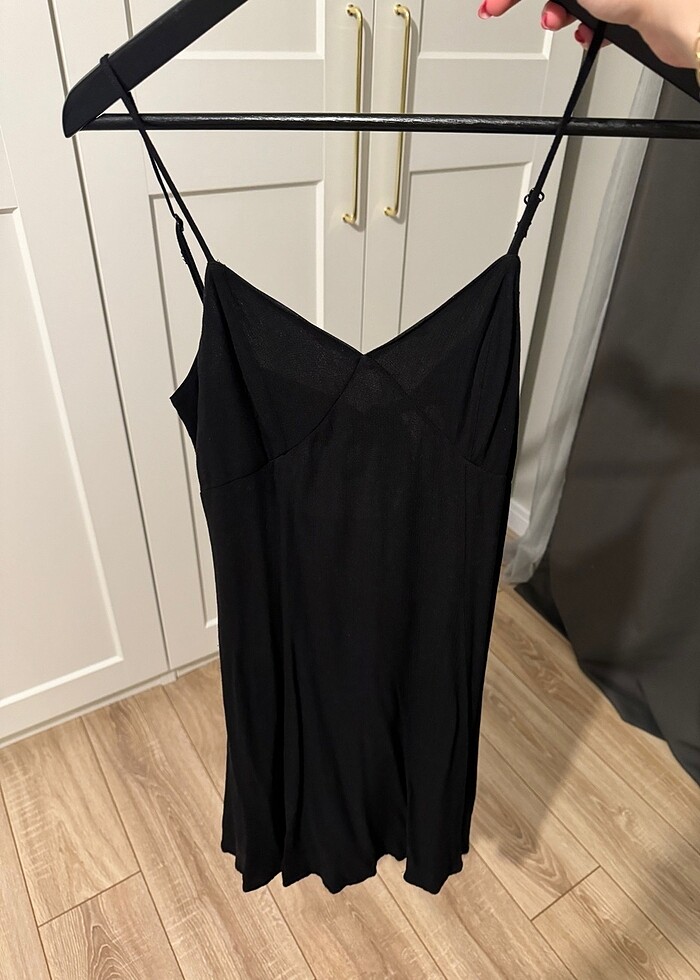 H&M Siyah Sirt Detayli Elbise - Görsel 4