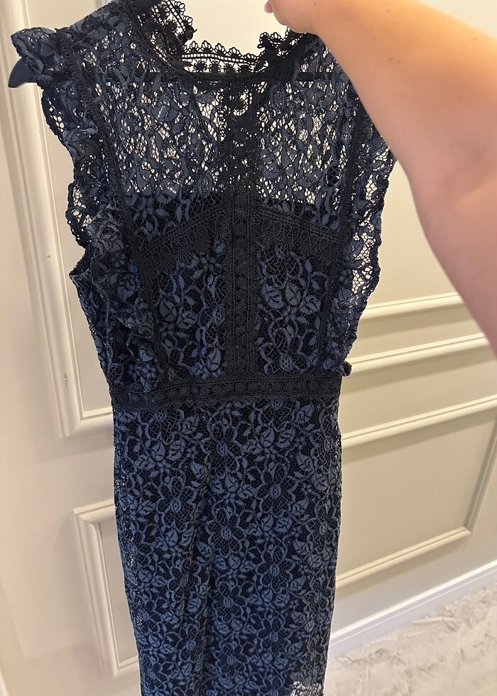 Zara Dantelli Diz Alti Kolsuz Elbise - Görsel 4