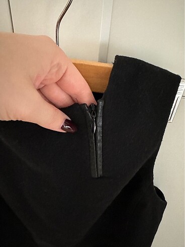 Mango Siyah Kolsuz Bluz - Görsel 2