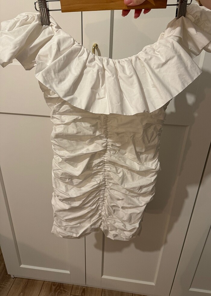 Zara Mezuniyet Beyaz Büzgülü Elbise - Görsel 3