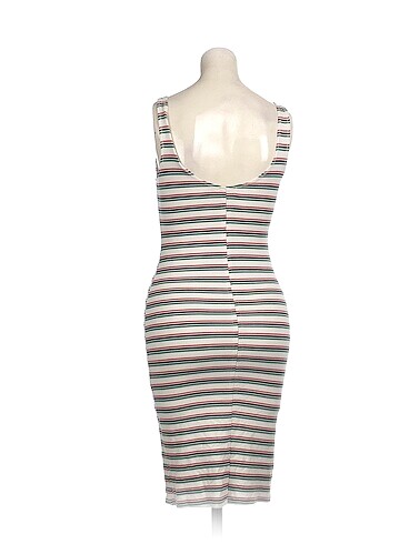 28 Beden PreLoved Uzun Elbise %70 İndirimli.