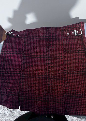 Kemer Detaylı Kırmızı Ekose Mini Etek - Görsel 4