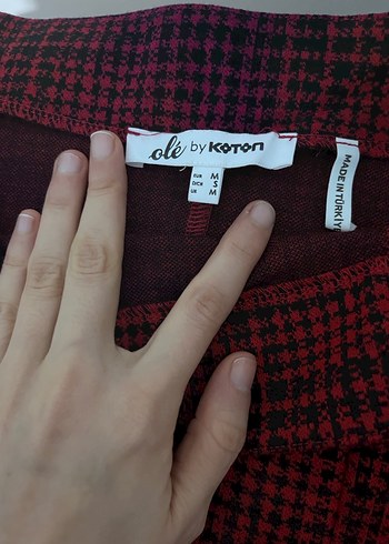 Kemer Detaylı Kırmızı Ekose Mini Etek - Görsel 5