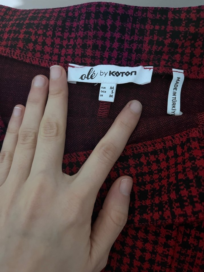 Kemer Detaylı Kırmızı Ekose Mini Etek - Görsel 5