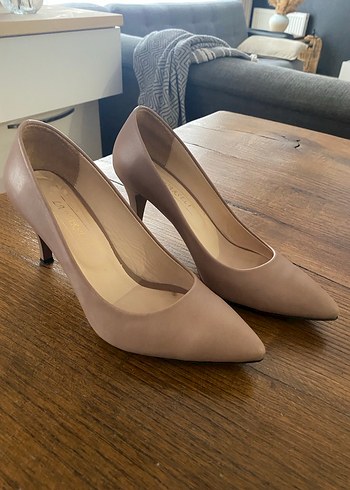 Bej Deri Stiletto Topuklu Kadın Ayakkabı