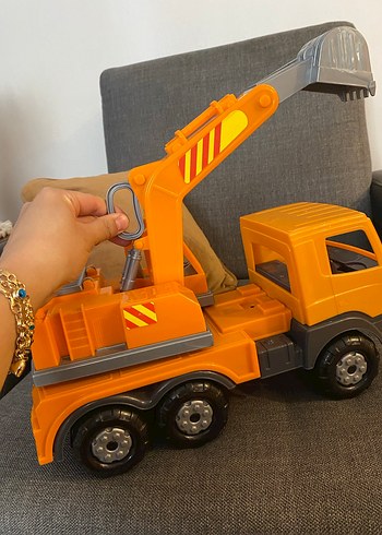 Gri ve Turuncu Oyuncak Kepçe Kamyon - Görsel 3