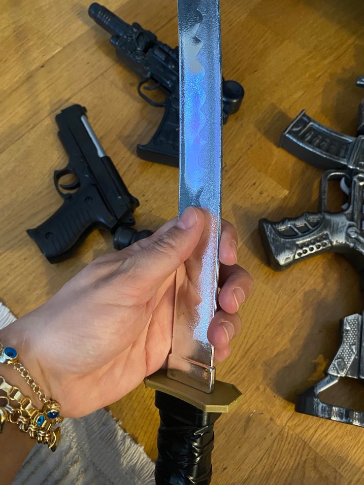 Siyah Oyuncak Tabanca ve Kılıç Seti - Görsel 3