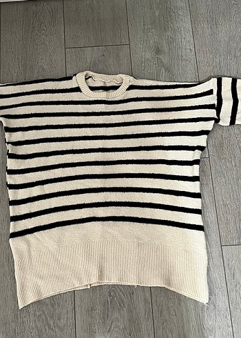 Bej Zebra Desenli Yüksek Yakalı Kadın Bluz - Görsel 5