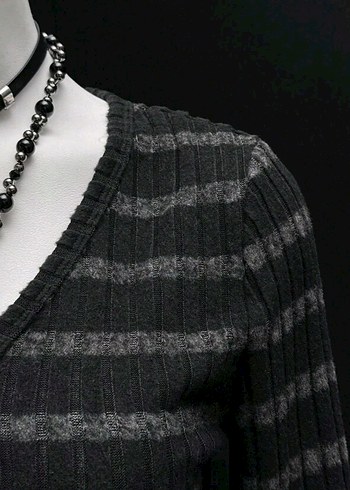 Siyah Çizgili Gotik Kadın Bluz - Görsel 4