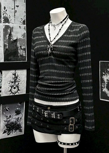 Siyah Çizgili Gotik Kadın Bluz - Görsel 2