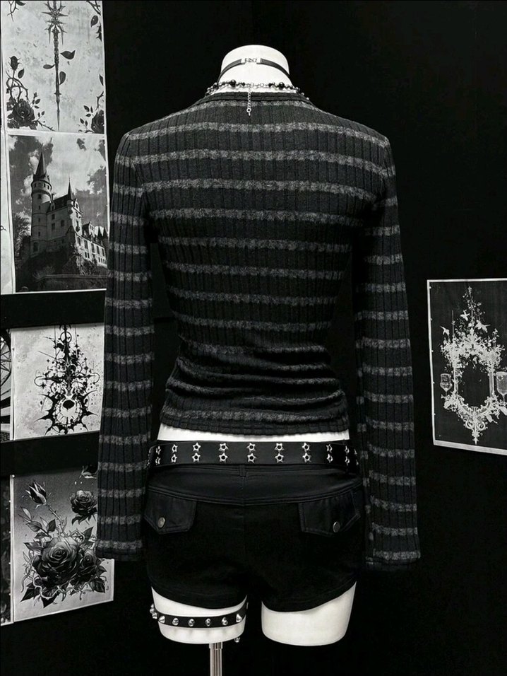 Siyah Çizgili Gotik Kadın Bluz - Görsel 3