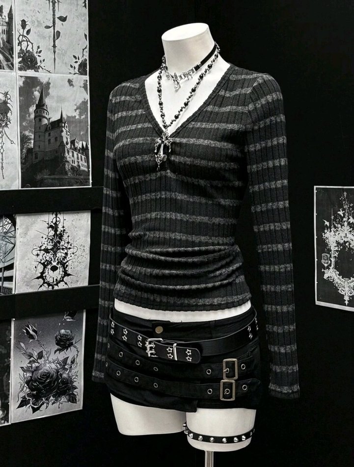 Siyah Çizgili Gotik Kadın Bluz - Görsel 2