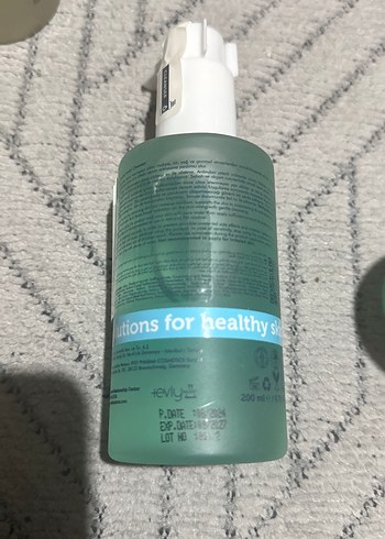 The Purest Solutions Nemlendirici Yüz Temizleyici - Görsel 2