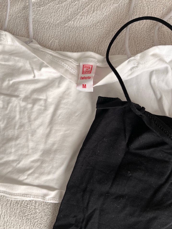 Beyaz ve Siyah İnce Askılı Hamile Üstleri - Görsel 4