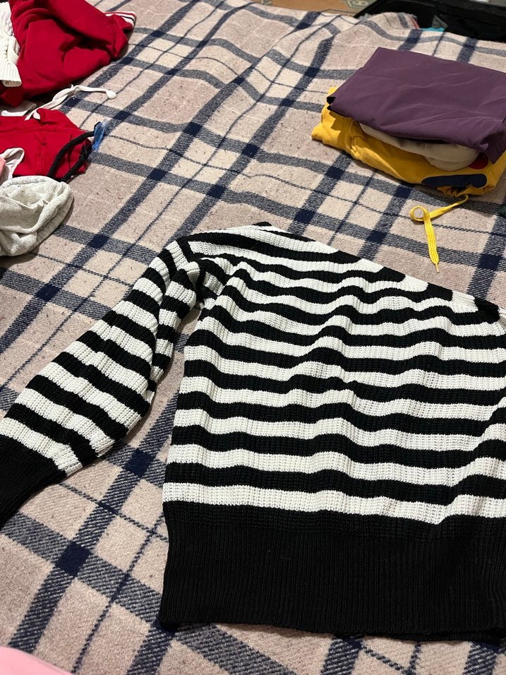 Kadın Siyah Beyaz Çizgili Triko Kazak - Görsel 2