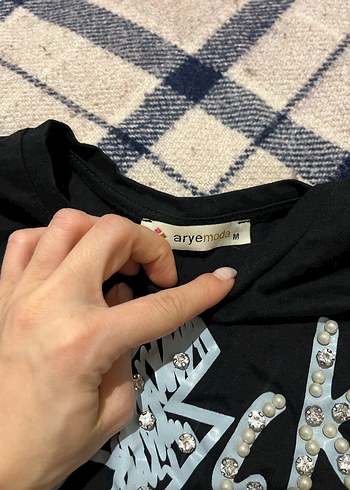 Siyah crop - Görsel 3