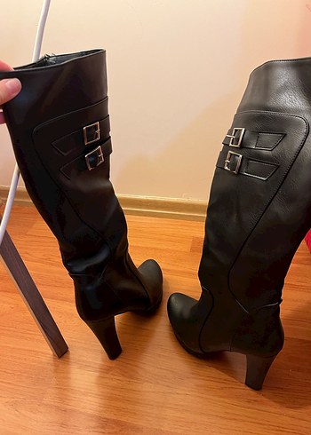 Kadın Siyah Deri Tokalı Diz Üstü Topuklu Çizme - Görsel 4