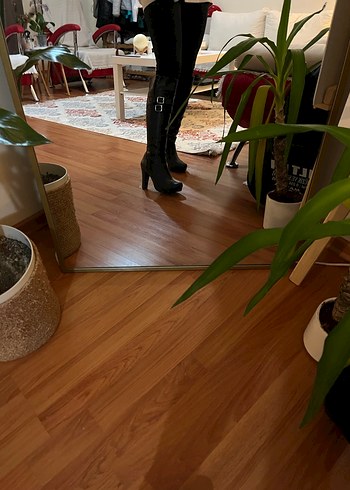 Kadın Siyah Deri Tokalı Diz Üstü Topuklu Çizme - Görsel 3