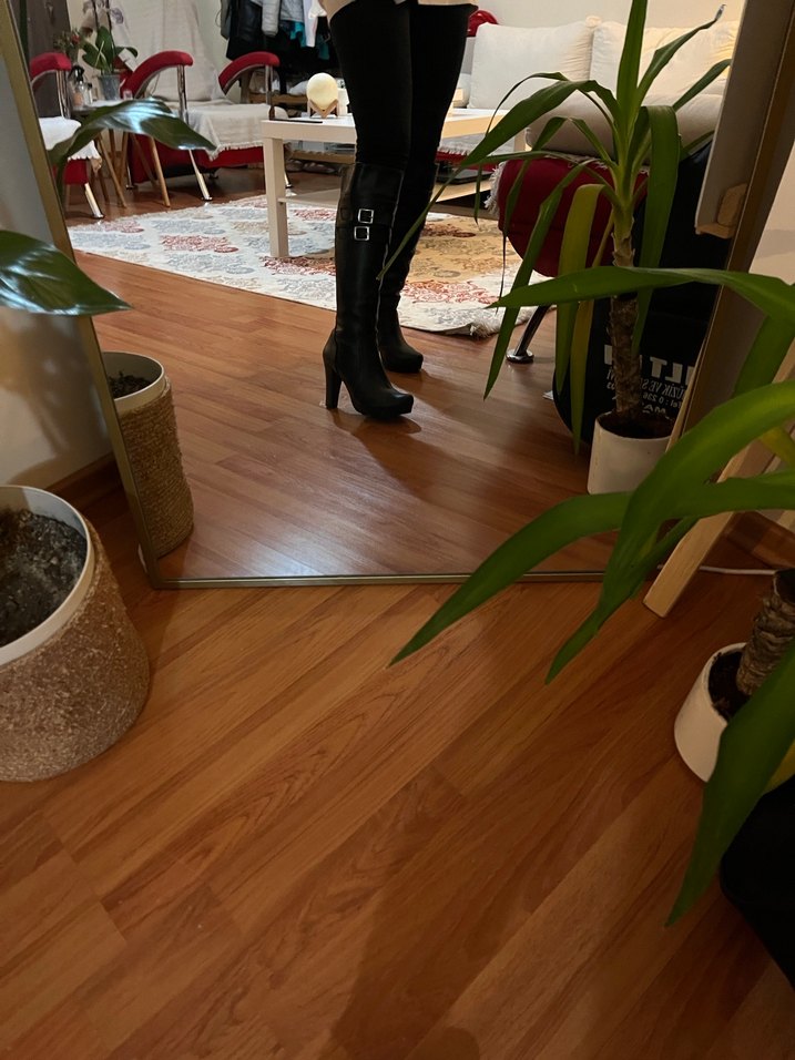 Kadın Siyah Deri Tokalı Diz Üstü Topuklu Çizme - Görsel 3