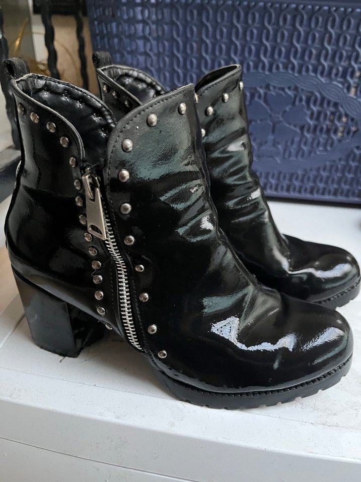 Siyah topuklu bot - Görsel 2