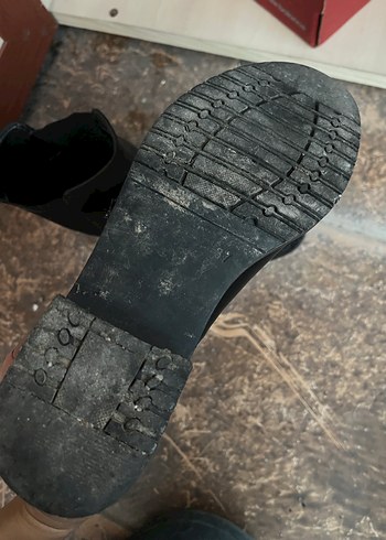 Siyah Deri Kadın Bot - Görsel 5