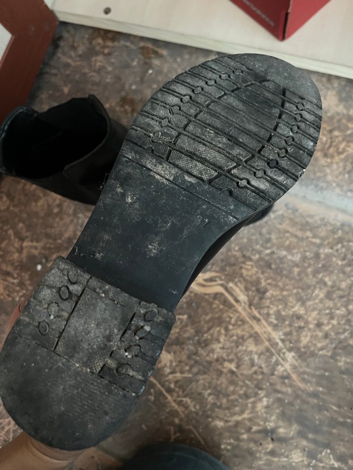 Siyah Deri Kadın Bot - Görsel 5