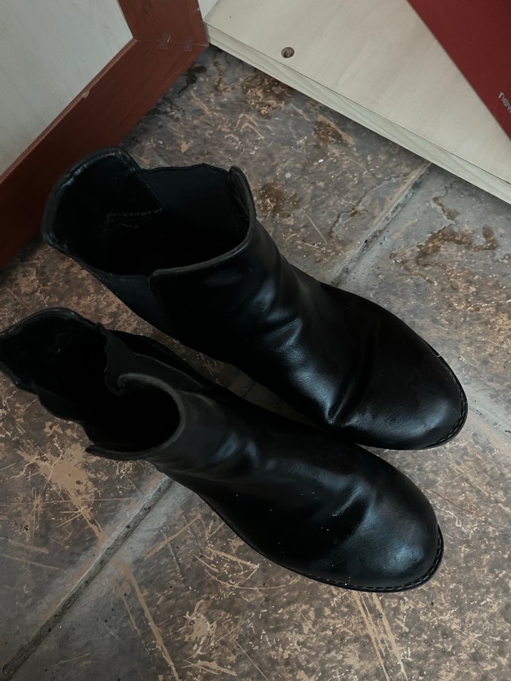 Siyah Deri Kadın Bot - Görsel 2