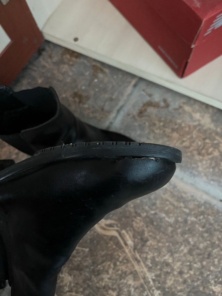 Siyah Deri Kadın Bot - Görsel 4