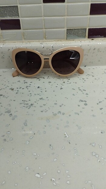 Kadın güneş gözlüğü - Görsel 2