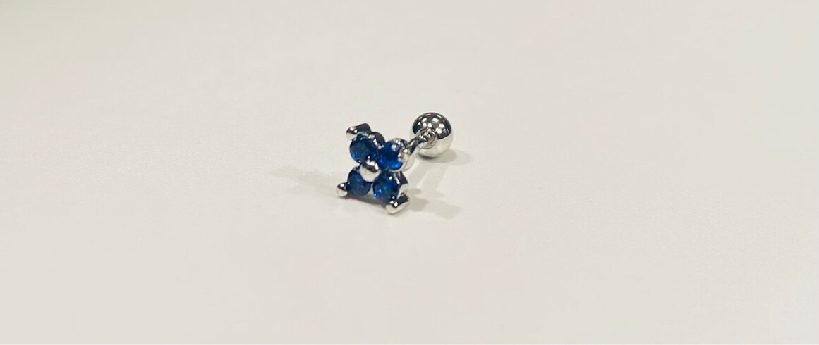 Çiçek Detay Piercing