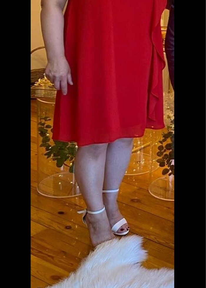 Adil Işık kırmızı elbise - Görsel 5