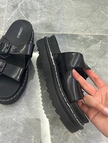 37 Beden siyah Renk Catwalk marka yüksek günlük terlik