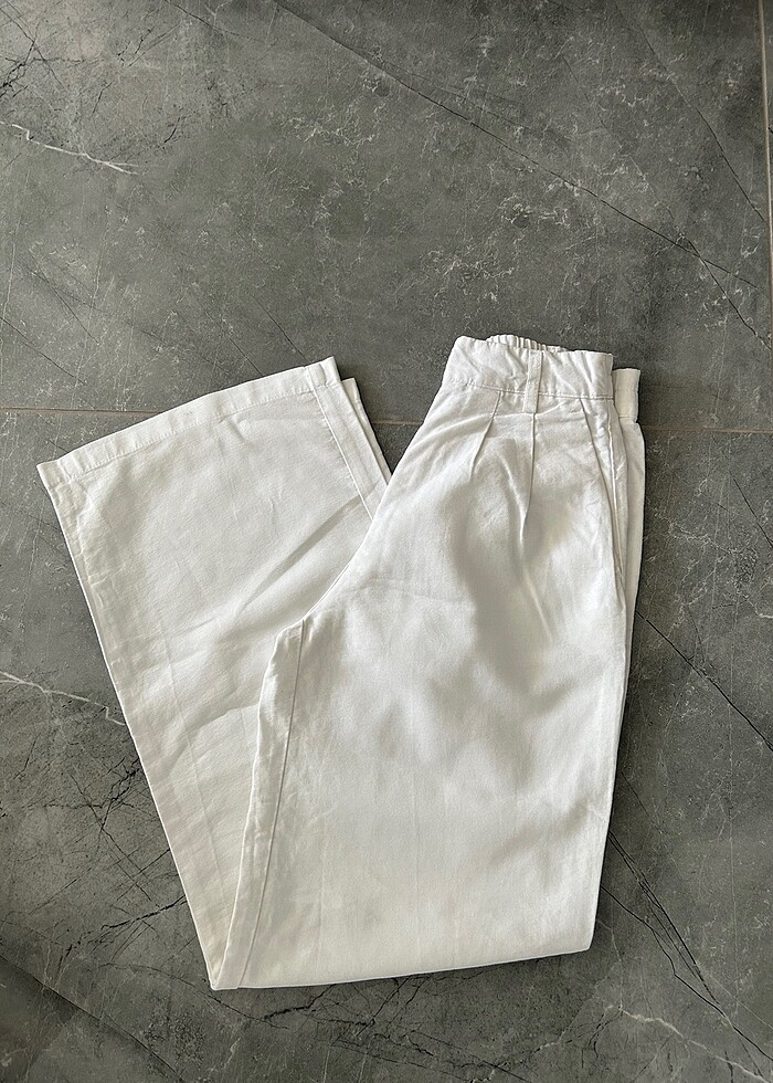 Bershka beyaz bol kesim yazlık keten karışımlı pant. - Görsel 2