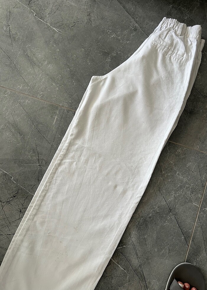 Bershka beyaz bol kesim yazlık keten karışımlı pant. - Görsel 4