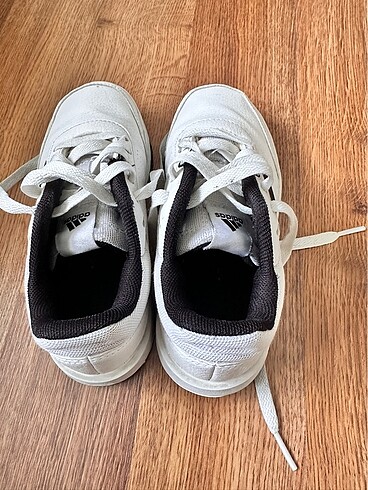 31 Beden Adidas çocuk spor ayakkabı
