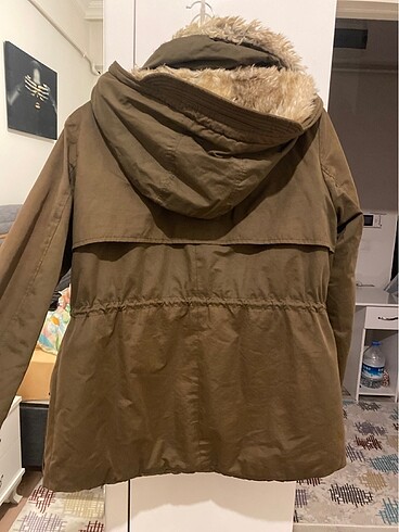 Sağlam haki ve kürklü kaban - Görsel 6
