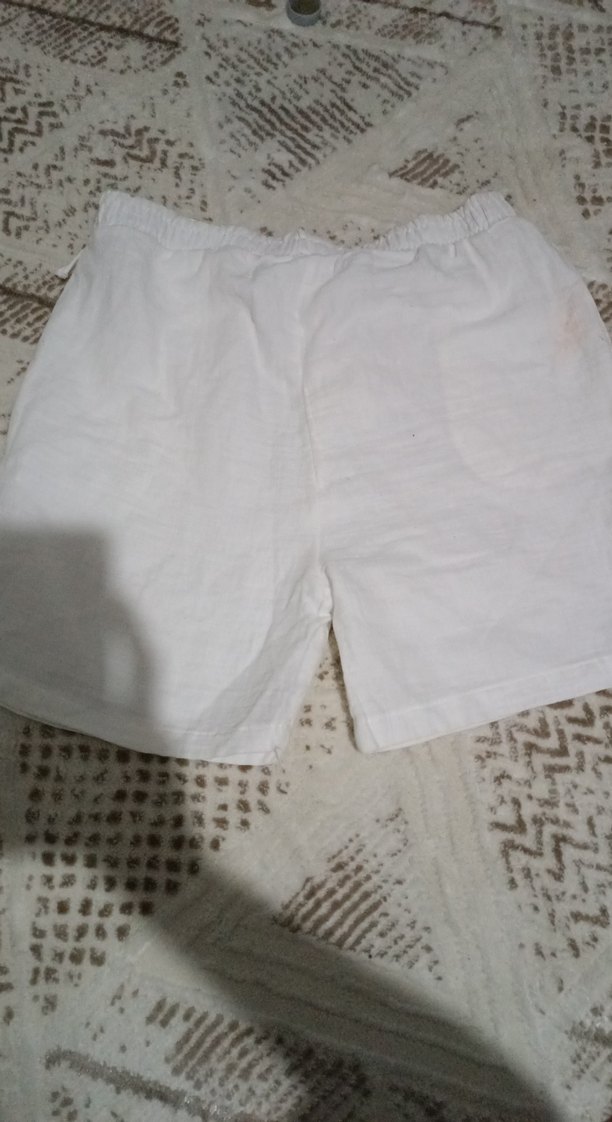 Beyaz Keten Rahat Kesim Erkek Şort - Görsel 2