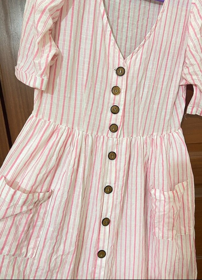 Düğmeli Pembe Çizgili Uzun Kadın Elbise - Görsel 4